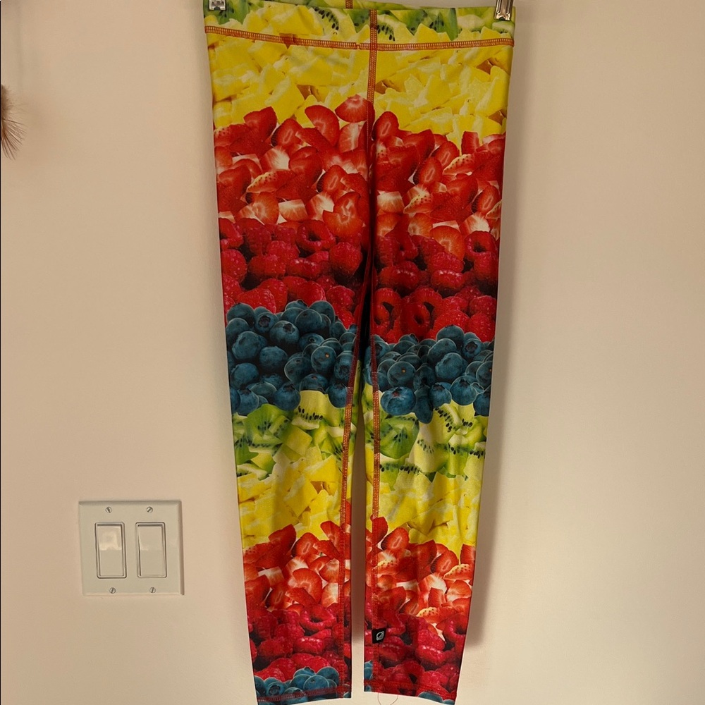 Terez Multicolor Fruit Print Capri Leggings XS